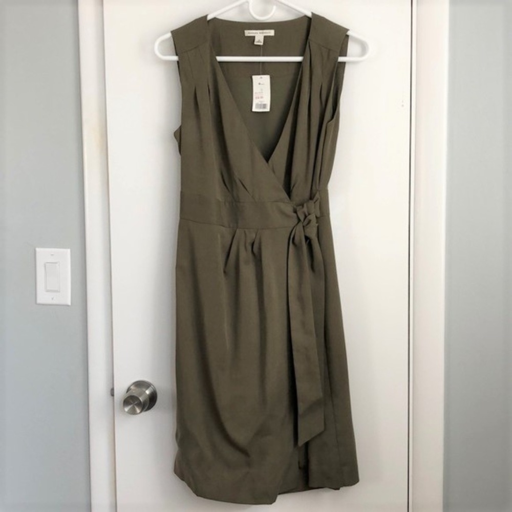 Banana Republic Wrap Dress NWT. Size 0